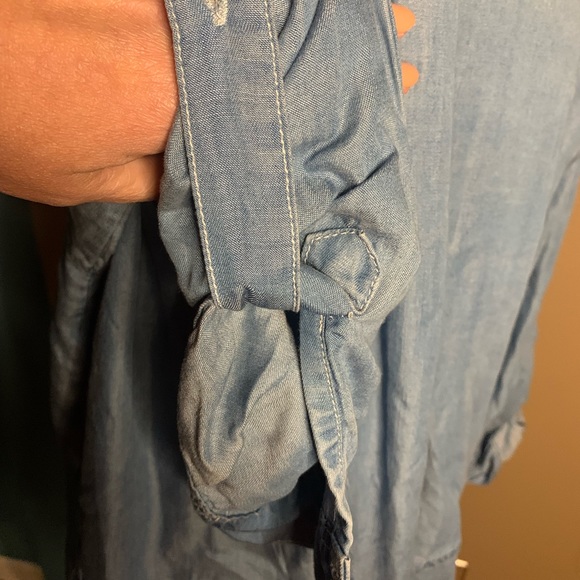 Saks Fith Avenue, chambray style button down. Women’s S $20 - Picture 5 of 9